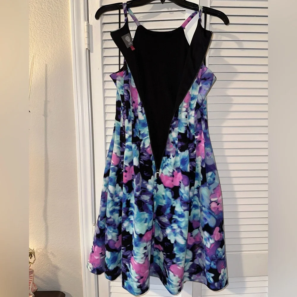 Vince Camuto Floral Scuba Watercolor Dress - Fit & Flare with Pockets - Picture 5 of 10